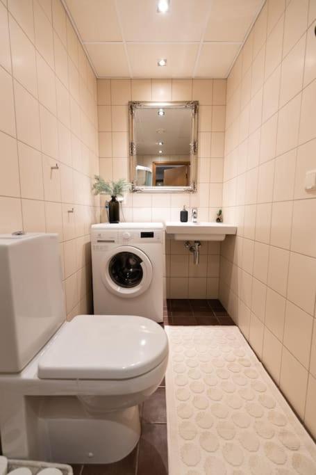 Modern & Cozy Place In The Very Heart Of Tallinn Bagian luar foto