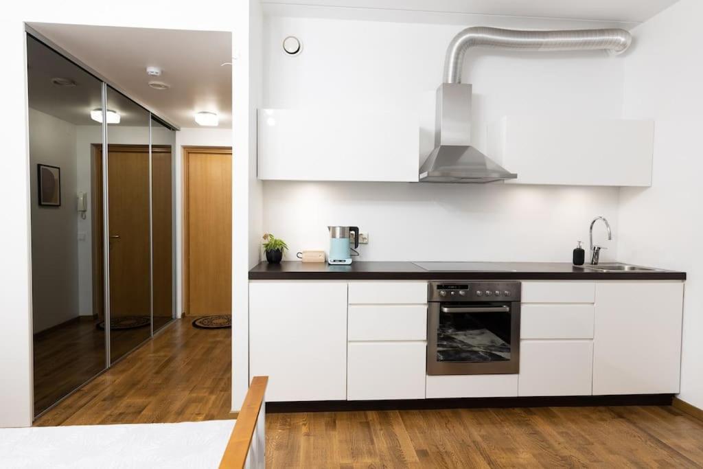 Modern & Cozy Place In The Very Heart Of Tallinn Bagian luar foto