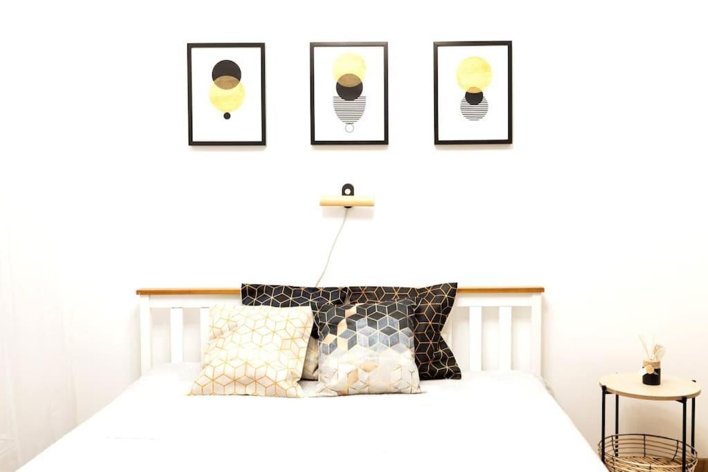 Modern & Cozy Place In The Very Heart Of Tallinn Bagian luar foto